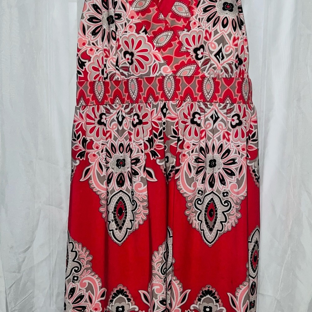 INC dress. Worn twice. Lightly padded bra insert. X back and it’s a size large!
